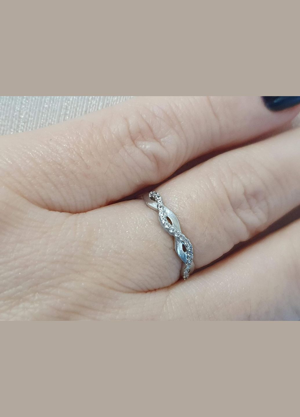 Срібне кільце з фіанітами. 901-00763 Qvaliz (322416166)