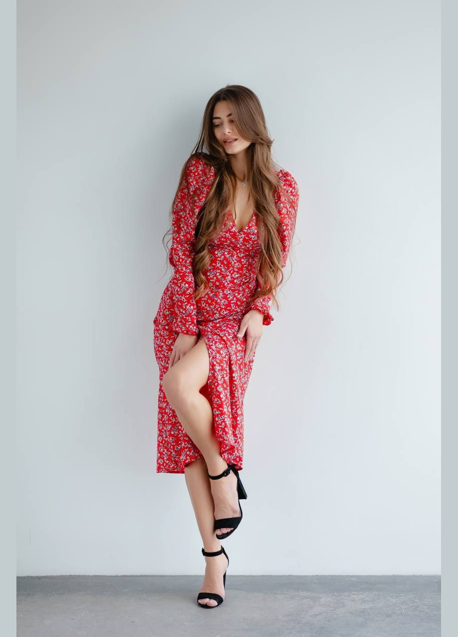 Красное красивое летнее платье в цветочном принте из качественного софта, красное летнее платье с разрезом на ноге и открытым декольте No Brand