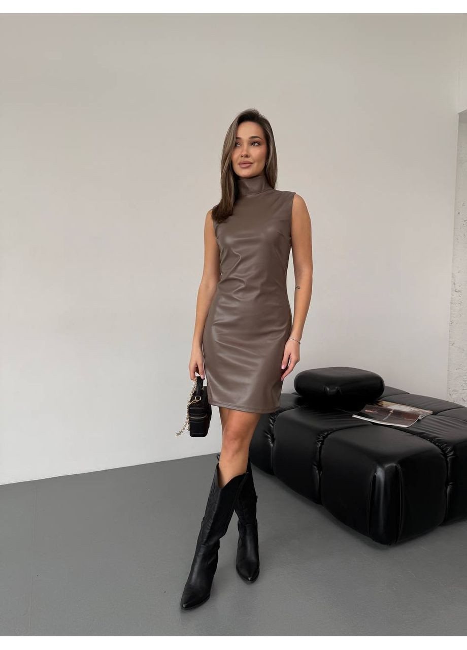 Коричневое праздничный, коктейльное, вечернее женское эффектное платье из эко-кожи силуэтная Avanti однотонное
