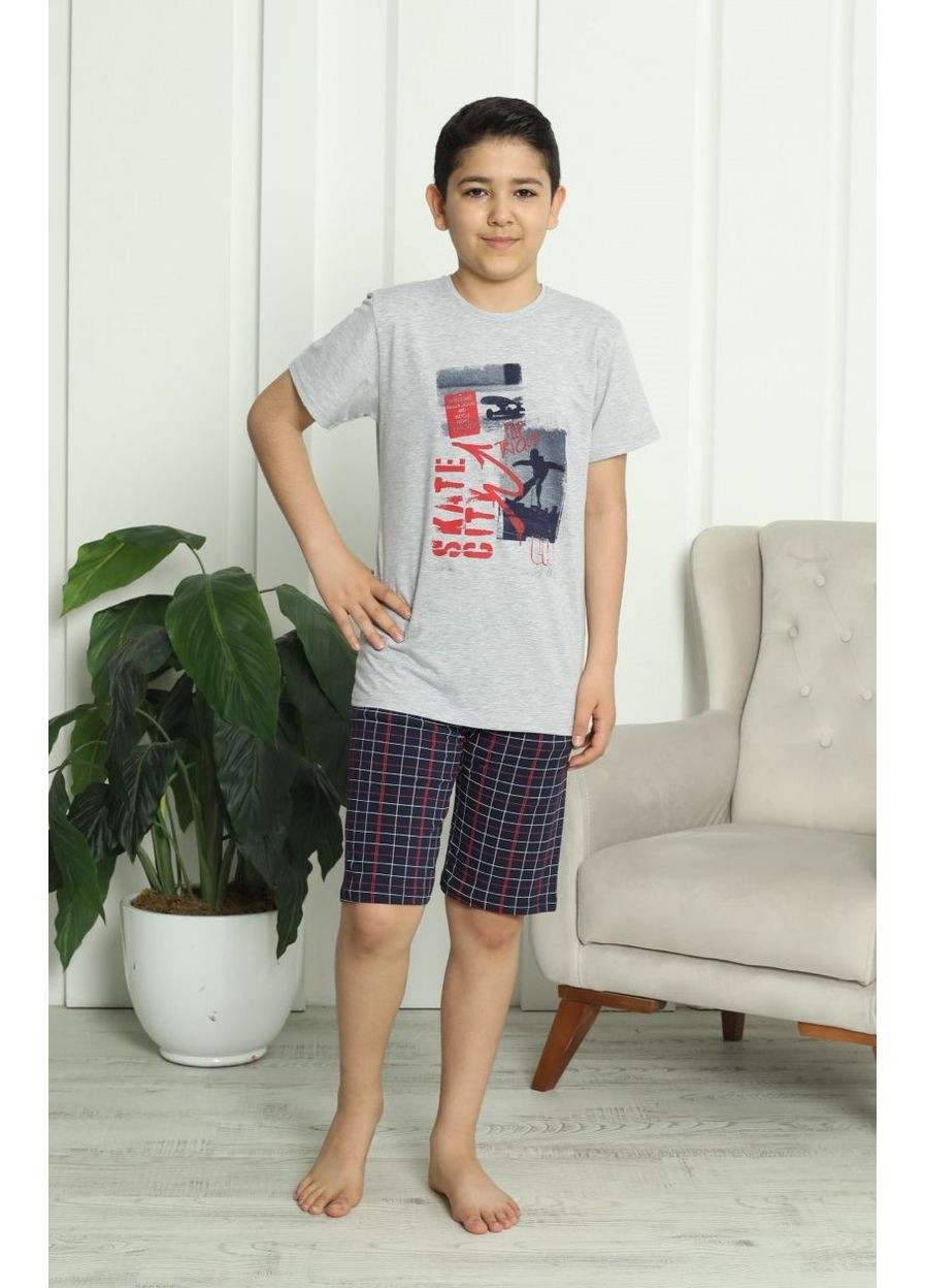 Светло-серая комплект с шортами на мальчика-подростка Nicoletta