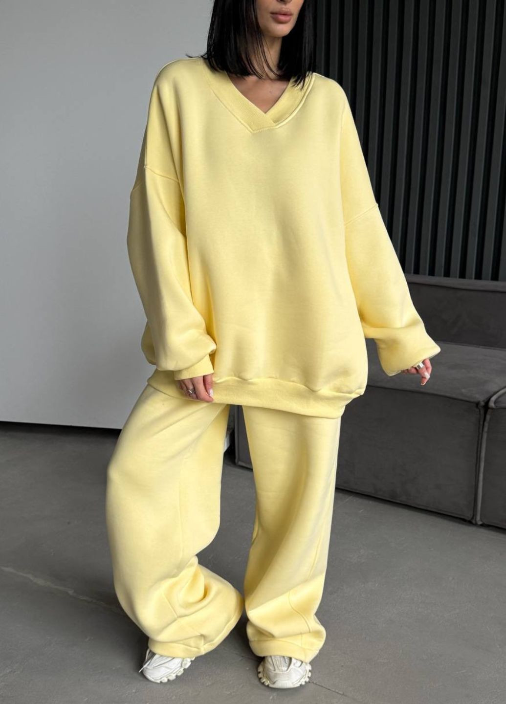 Базовый повседневный демисезонный оверсайз костюм двойка: свитшот + штаны палаццо Tik-Tak (364957572)