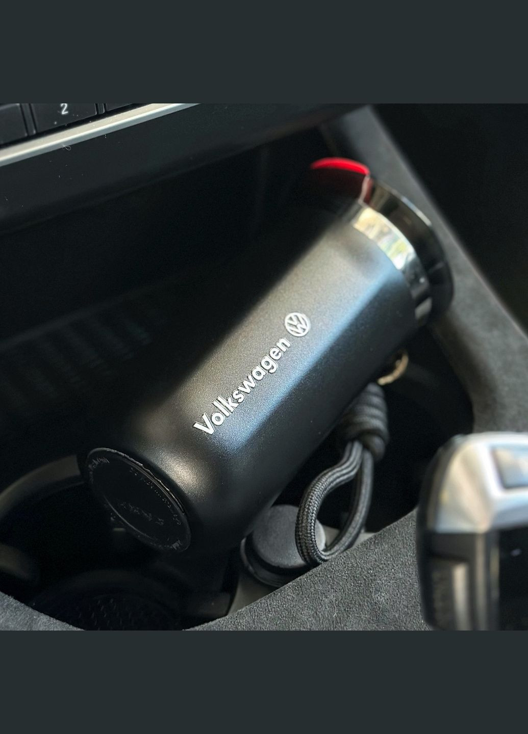 Термо-чашка з логотипом VOLKSWAGEN 350мл чорна No Brand (346488919)
