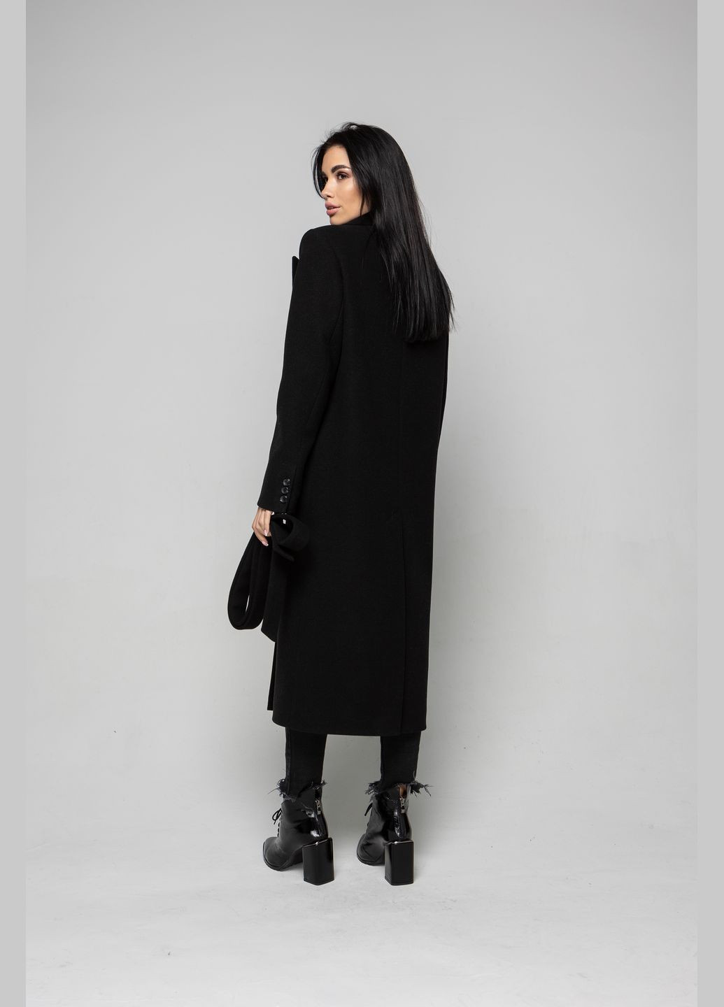 Чорне демісезонне Пальто Бостон O`zona milano