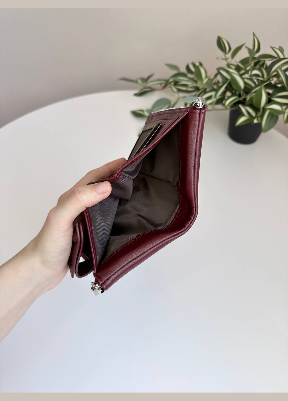 Жіночий гаманець середнього розміру з екошкіри на кнопці з двома монетницями Saralyn (298876472)