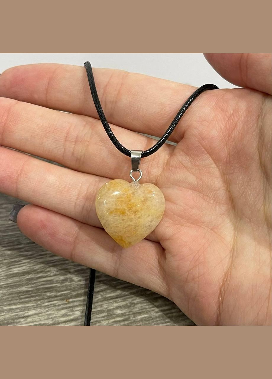 Кулон з натуральним каменем Сонячний цитрин у формі серця на шнурку екошовк у подарунковій коробочці Овен (331291776)