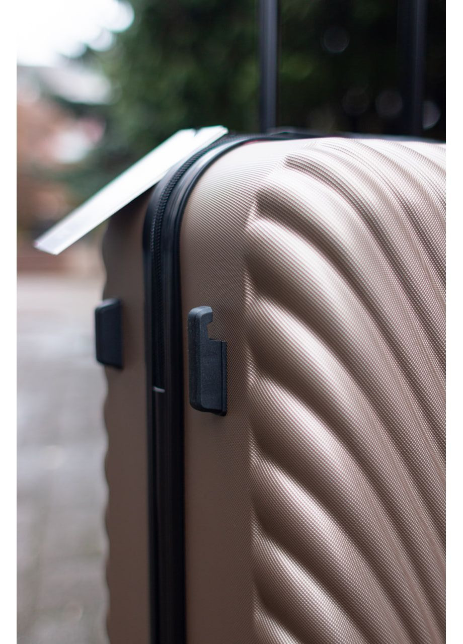 Чемодан пластиковый ручная кладь S, цвет шампань Wings 120 (366737671)