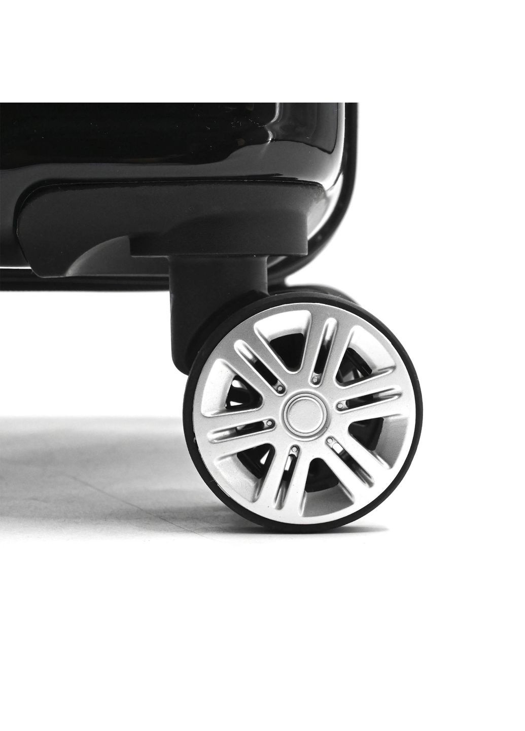 Валіза 24" (M) Black (T5765-2) Semi Line (315937562)