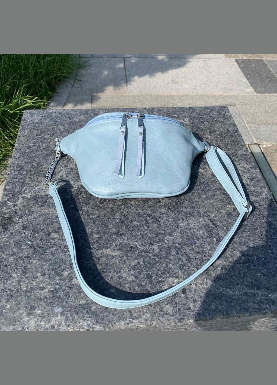 Жіноча сумочка бананка екошкіра на груди з м'яким ремінцем блакитна (sku_991) No Brand (330576828)