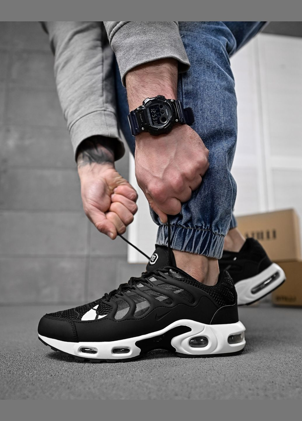 Черные демисезонные стильные мужские кроссовки черные Freedom