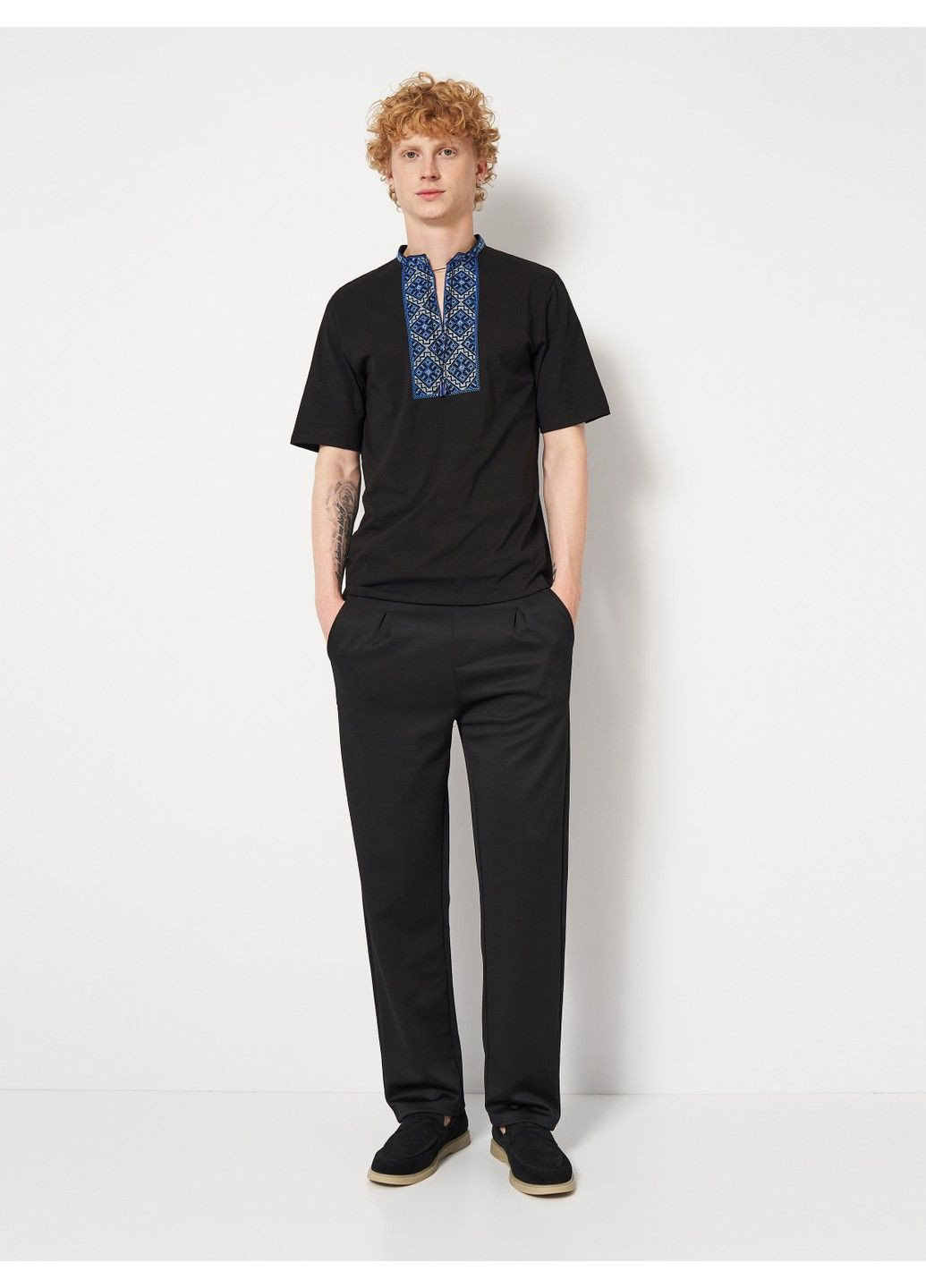 Чорна чоловіча вишита футболка козацька синя Lesia (341326255)