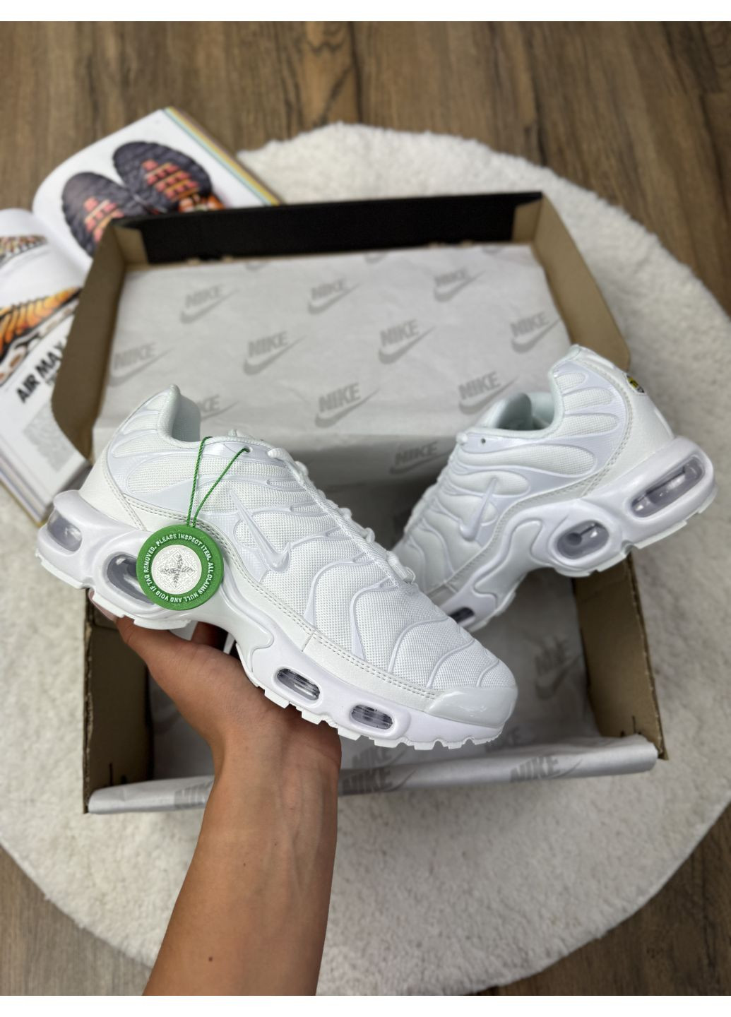 КРОССОВКИ ЖЕНСКИЕ NIKE AIR MAX PLUS TN WHITE НАЙК АИР МАКС ТН ПЛЮС No Brand белые демисезоны (368859673)