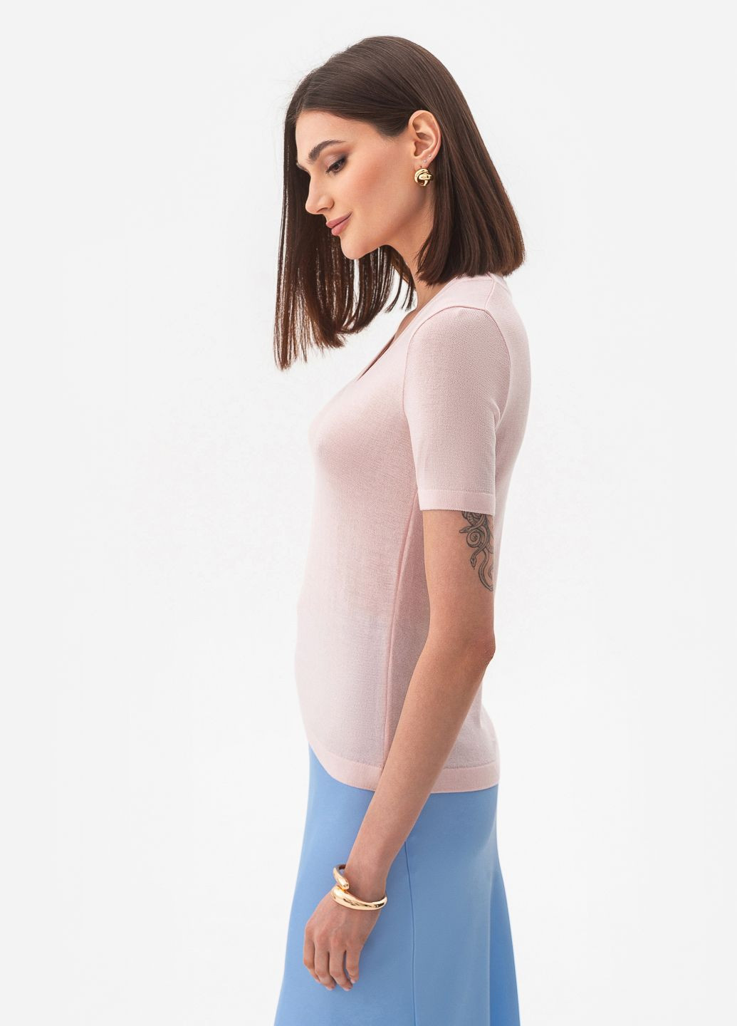 Рожевий тонкий трикотажний джемпер з v-подібним вирізом SVTR