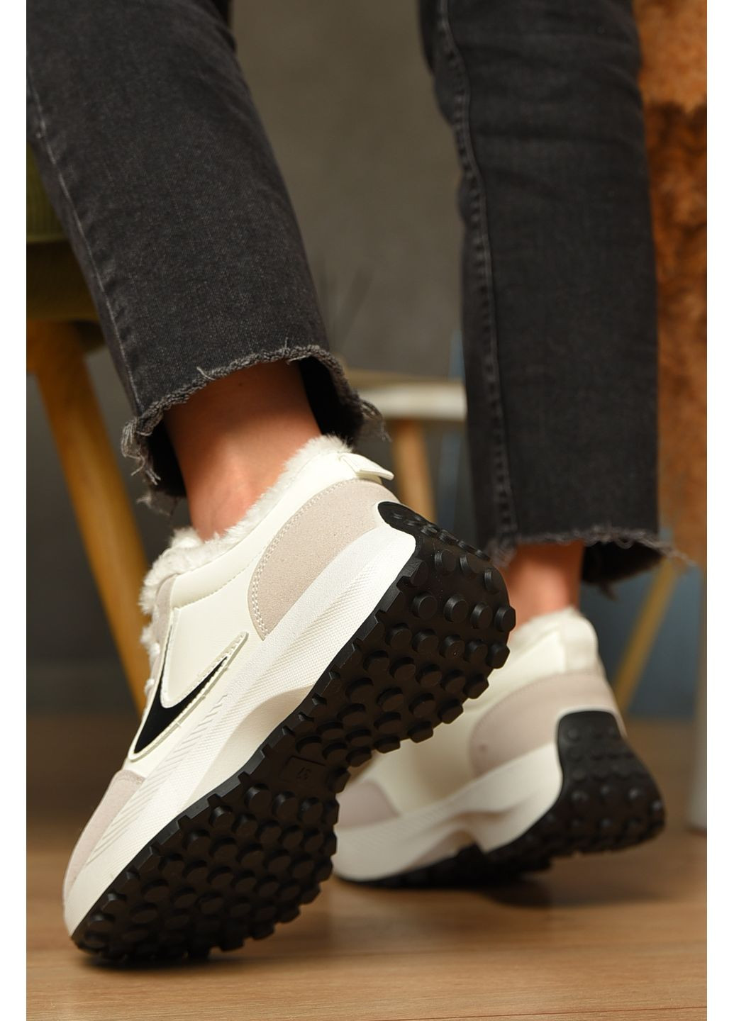 Кросівки жіночі зимові білого кольору на шнурівці Let's Shop білі зими (365310272)