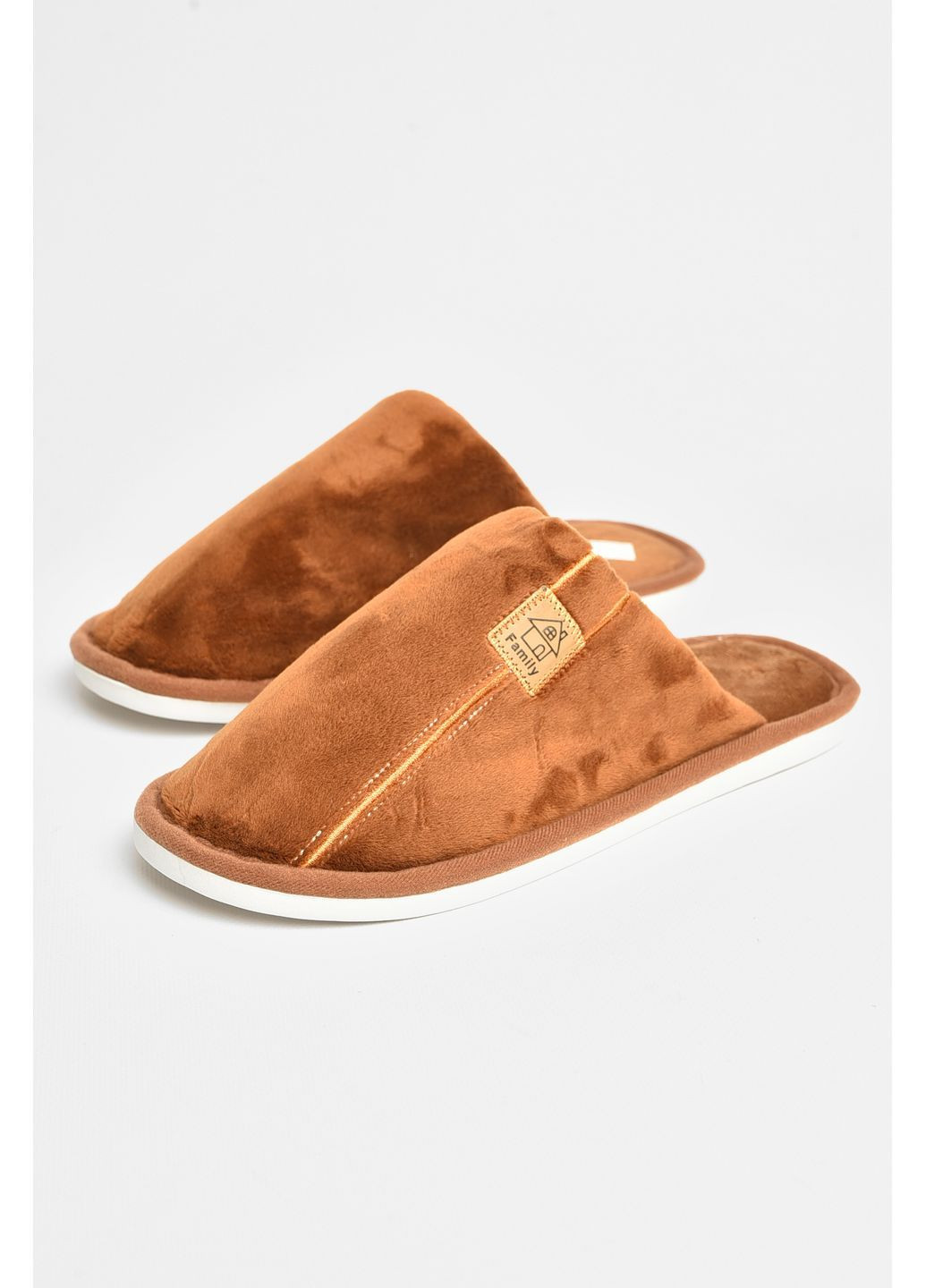 Капці кімнатні чоловічі коричневого кольору Let's Shop (362082660)