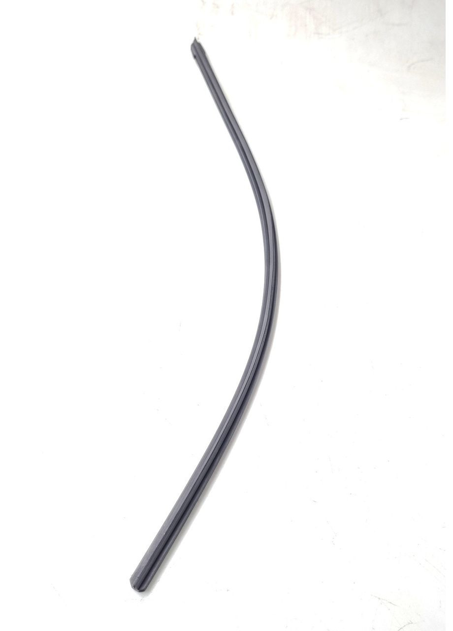 Оригинальная резинка стеклоочистителя 450mm 85214-33180 Камри, Лексус RX Toyota (345740432)
