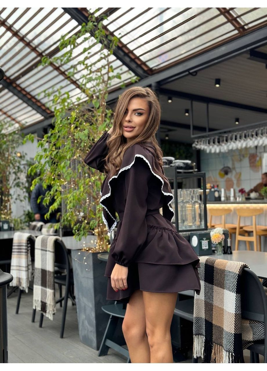 Темно-коричнева сукня трендова,євро костюмка,з білим лляним мереживом,довгі рукава,низ в два яруси з воланами Україна