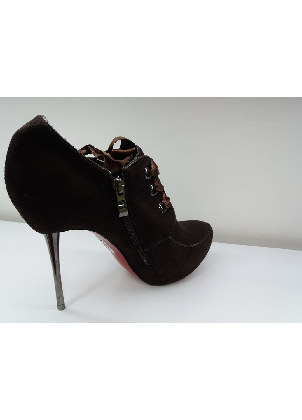 Коричневі ботильйони замшві жіночі, колір шоколадний, осінні на високих підборах No Brand