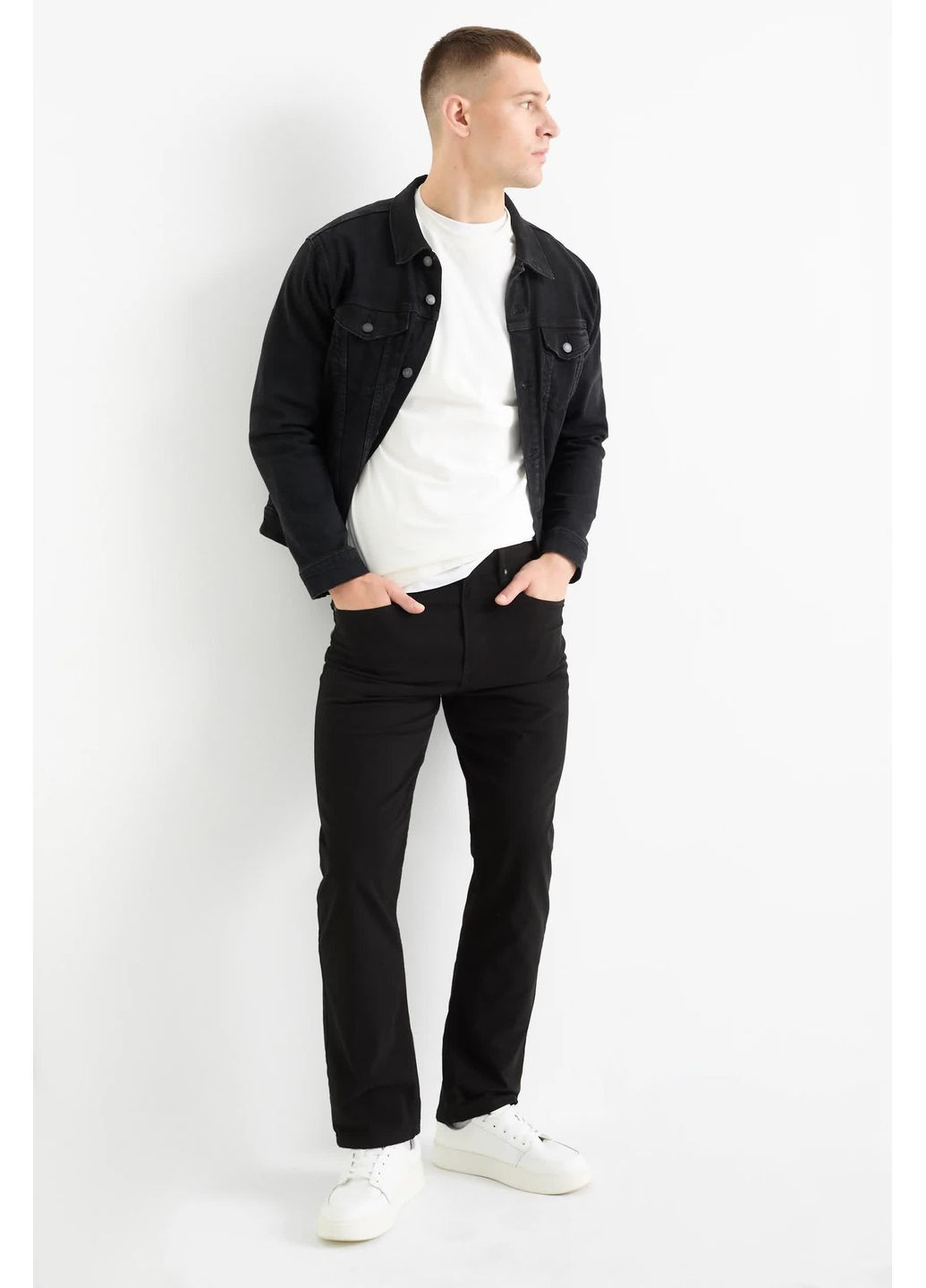 Черные демисезонные брюки C&A