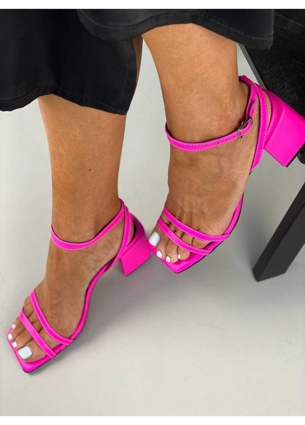 Фуксия кожаные женские босоножки (9401-4) VZUTIK