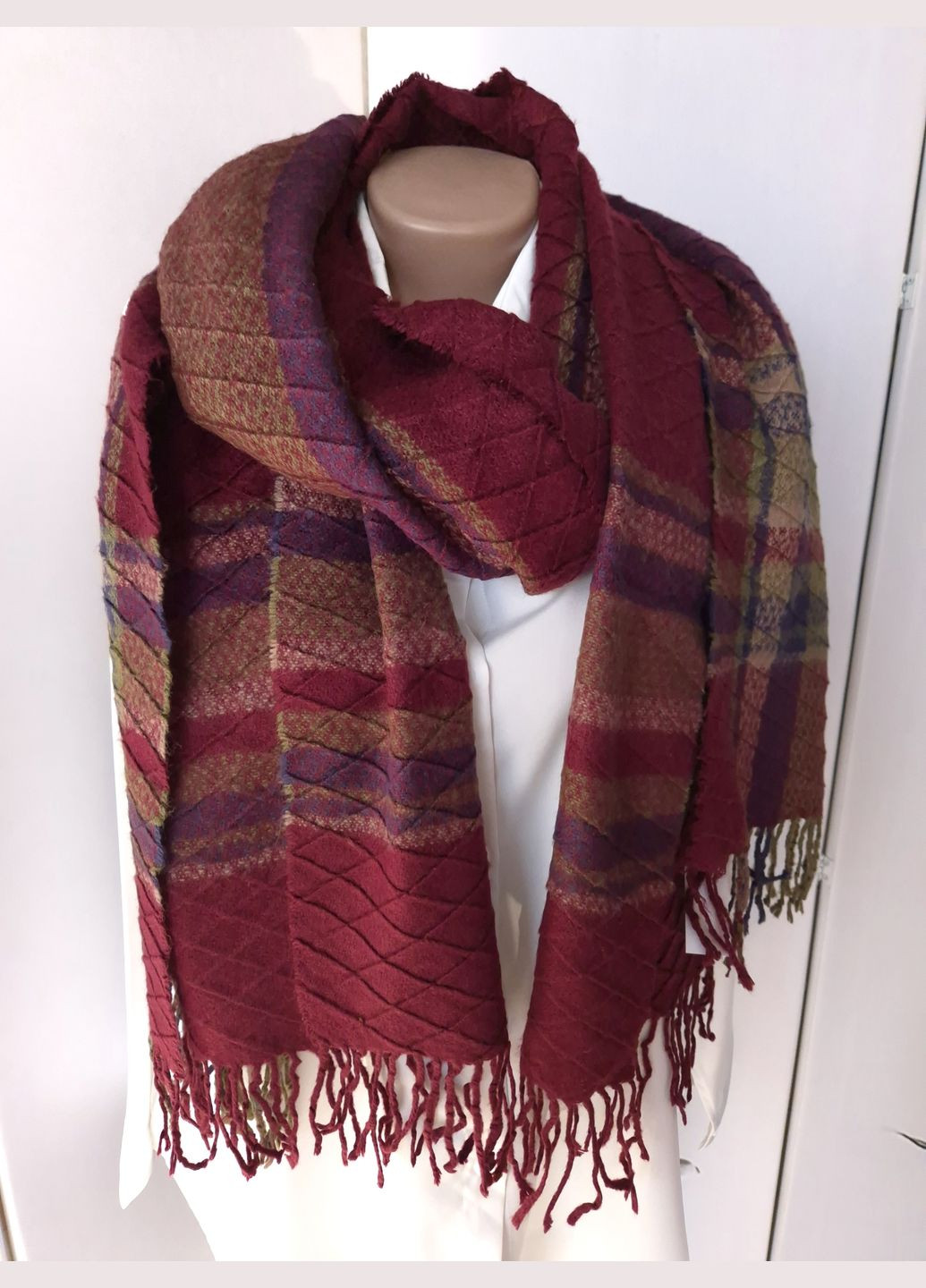 Шарф-палантин жіночий в ромби з китицями осінь-зима 224х78 см No Brand (324069369)