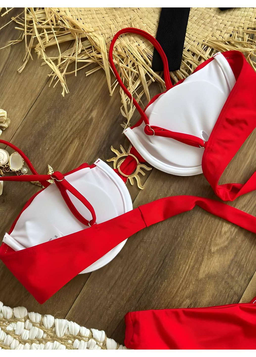 Красный летний женский летний откровенный яркий купальник черный. No Brand