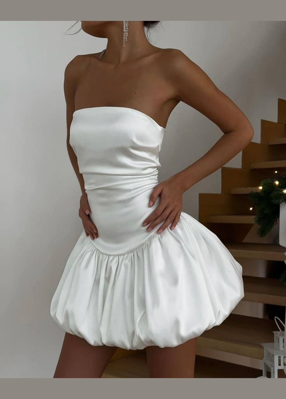 Белое коктейльное платье плотный атлас колокол No Brand