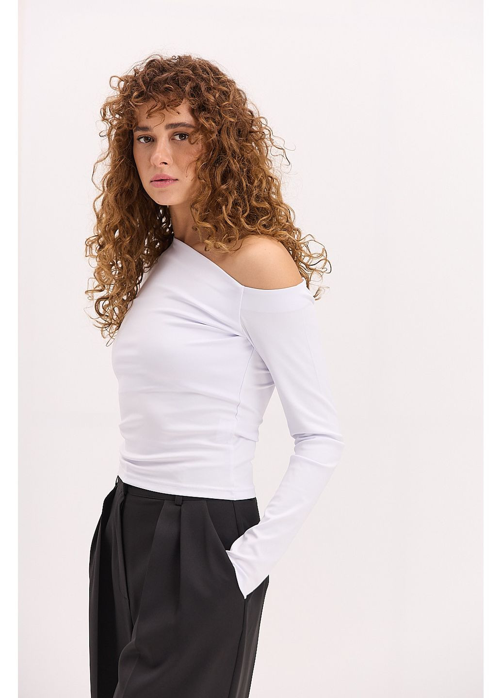 Лонгслив с открытым плечом Arjen (358908346)