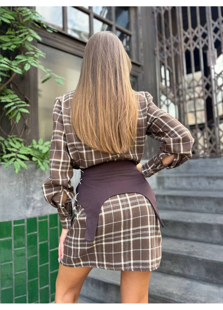 Коричневое повседневный, коктейльное, вечернее, кэжуал женское платье-рубашка с баской с баской, рубашка FINO Mode в клетку