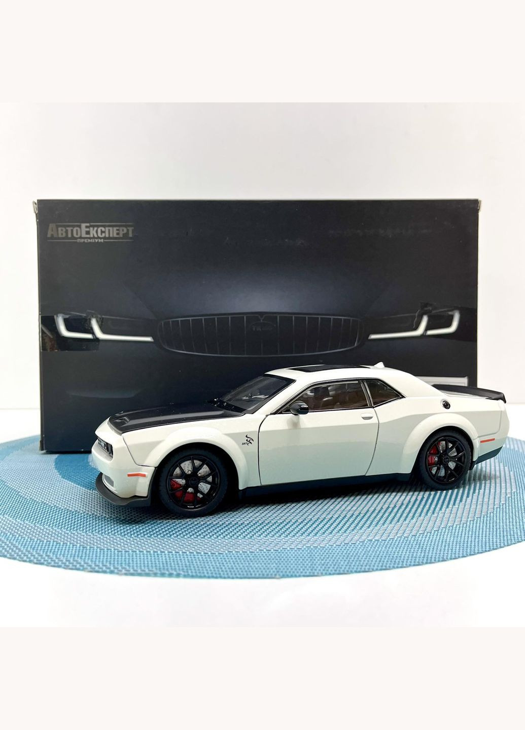 Машинка металлическая Авто Эксперт Chevrolet Camaro 1:24 открываются двери капот багажник свет/звук Белая (GT-12099) No Brand (334003832)