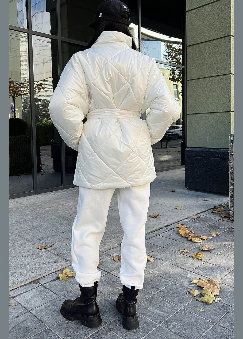 Біла демісезонна демісезонна жіноча куртка Liton