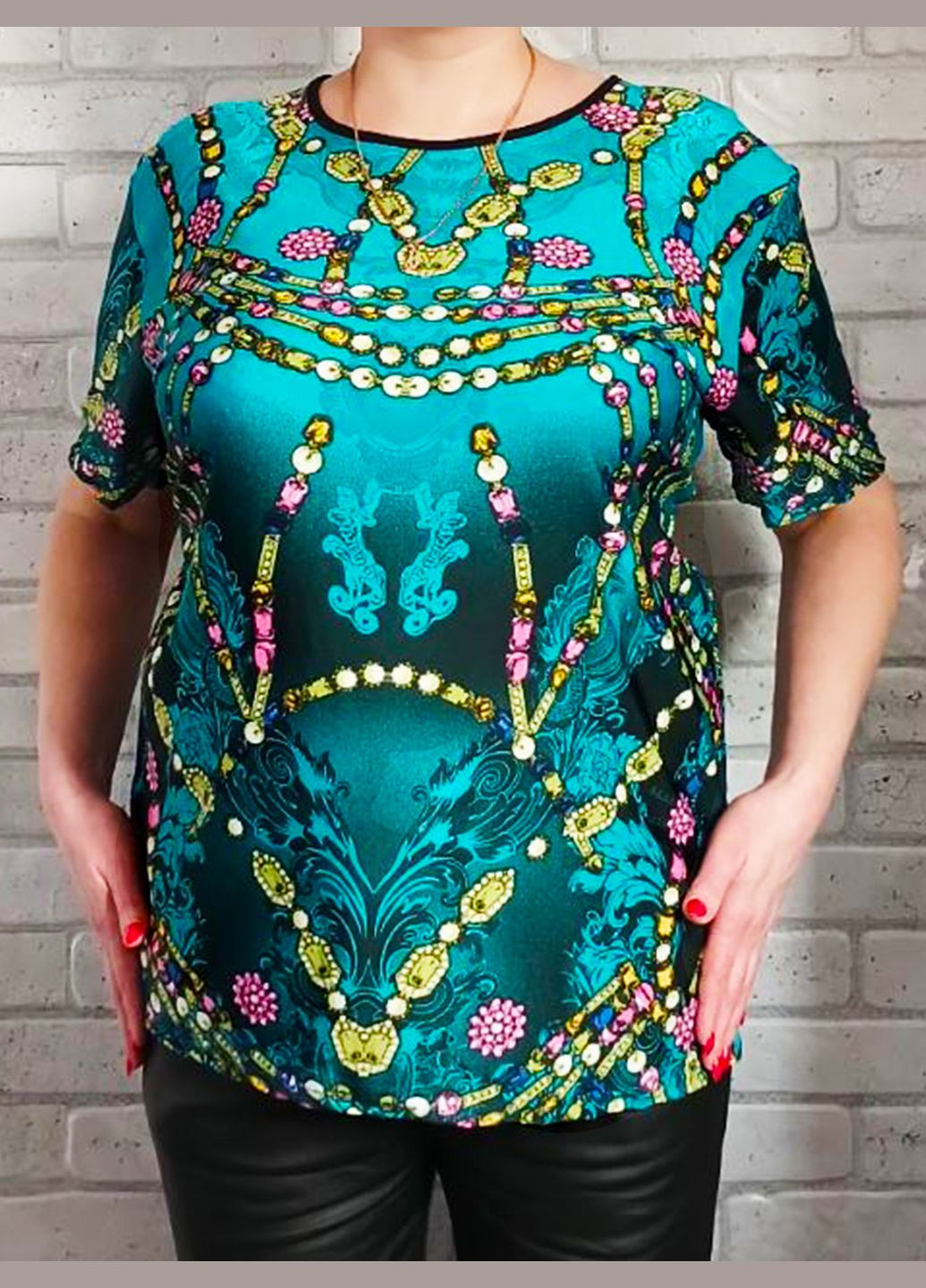 Женская футболка больших размеров ткань холодок свободного кроя разрезы сбоку бирюзовая с абстракция (норма, батал) No Brand - (322295271)