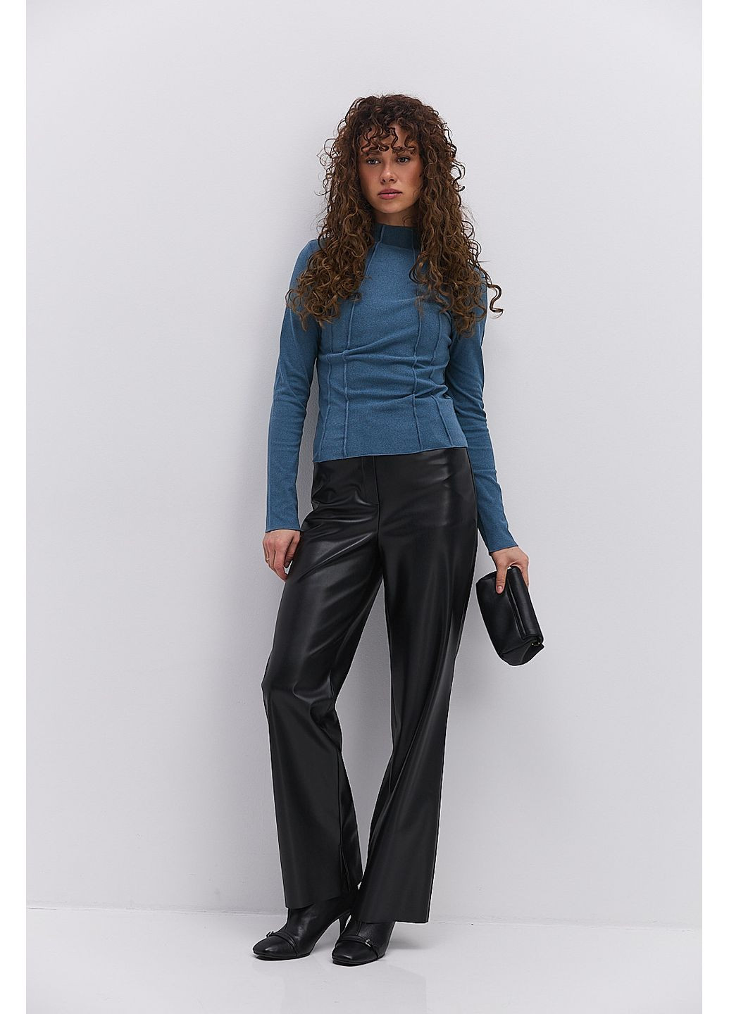 Жіночий флісовий лонгслів чорний з вертикальними швами навиворіт Arjen (370601820)