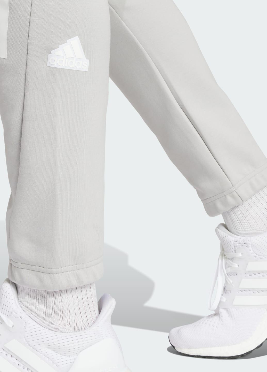 Серые спортивные демисезонные брюки adidas