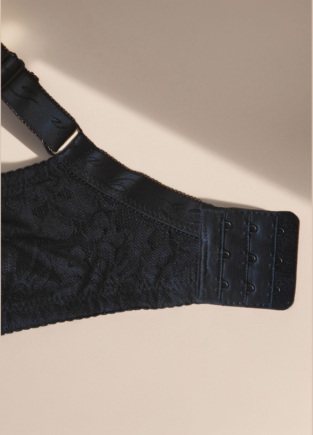 Чорний бюстгальтер 5098 e Finikin з кісточками нейлон, еластан