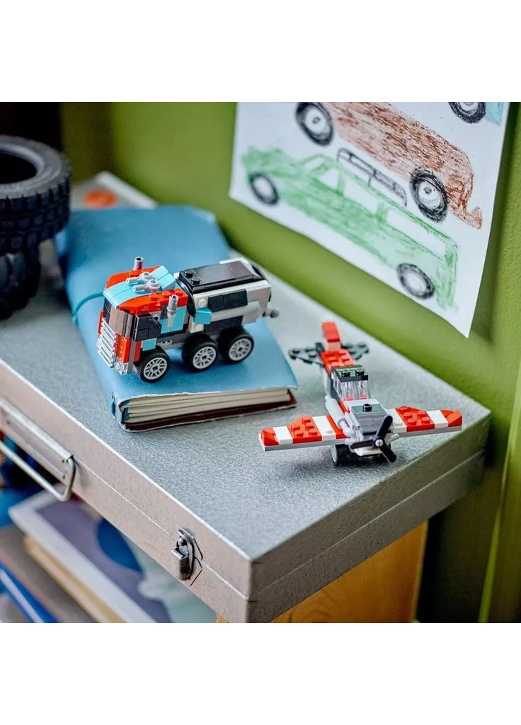 Конструктор Creator 3в1 Бортовой грузовик с вертолетом (31146) Lego (369674570)