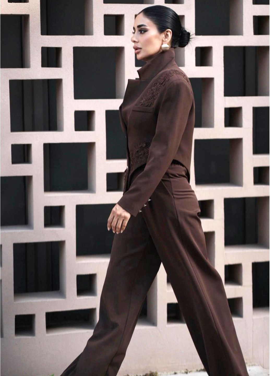 Костюм брючный ассиметричный женский в коричневом цвете. Fashion (359403310)