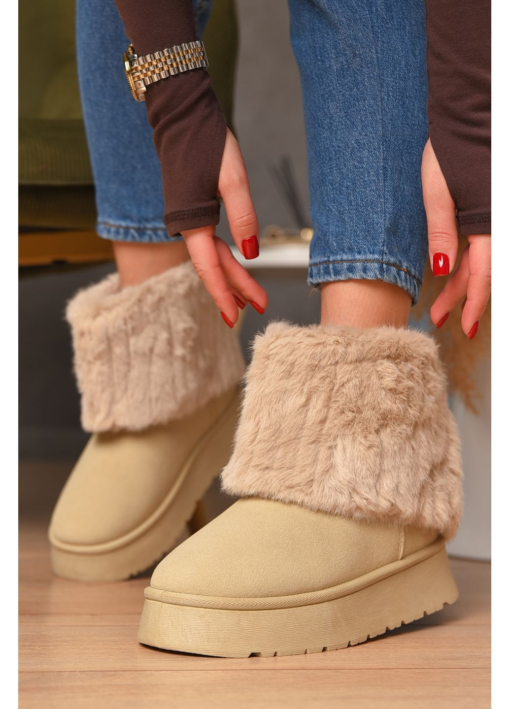 Уггі жіночі на хутрі бежевого кольору Let's Shop (368540495)