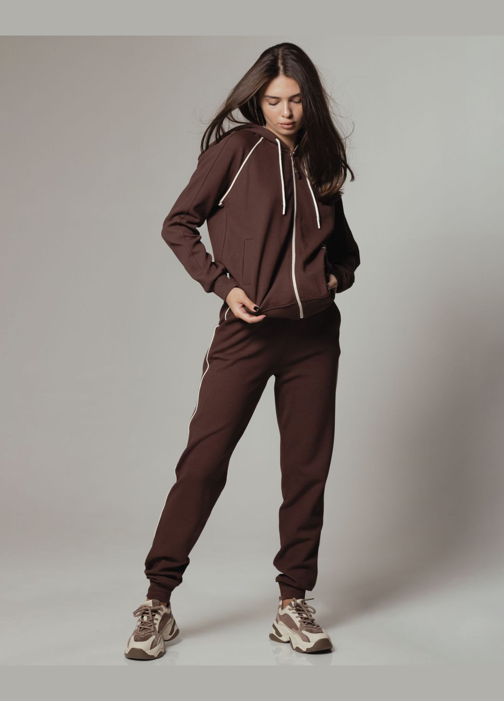 Костюм с жилетом коричневый (жилет, кофта, брюки) Of White (305822746)