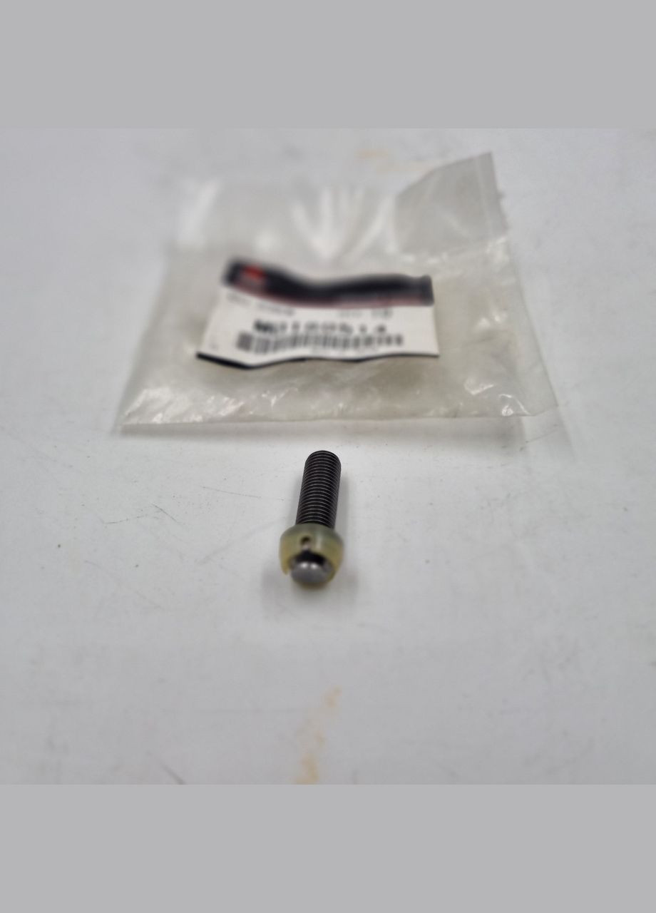 Винт регулировки рокера, оригинал MD180514 Паджеро, Монтеро 2000–2006 Mitsubishi (360504667)