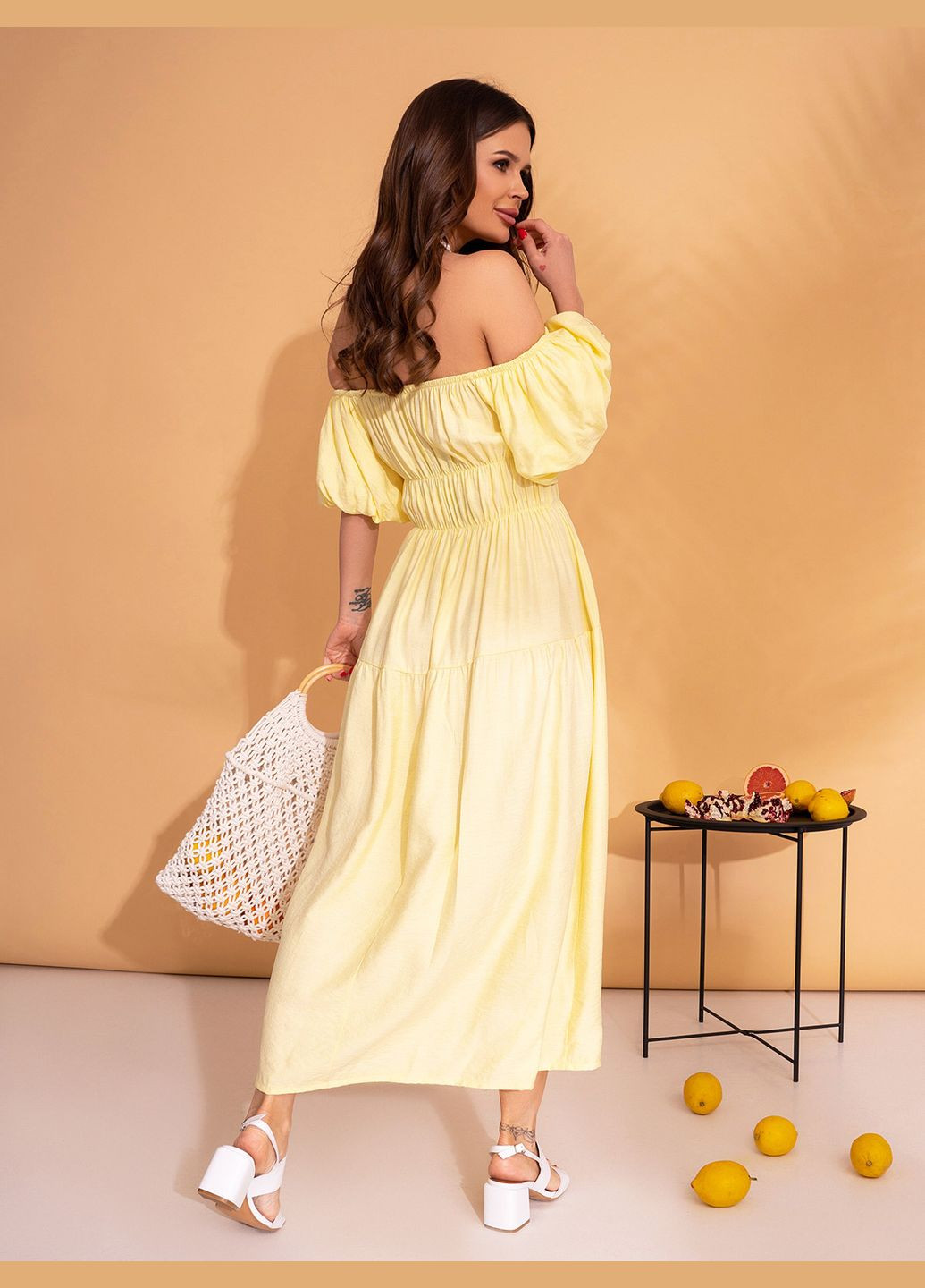 Жовтий повсякденний сукні з відкритими плечима ISSA PLUS однотонна