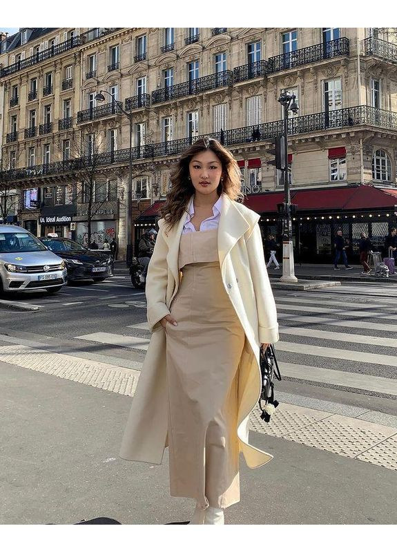 Бежевое платье-тренч меди длины Zara