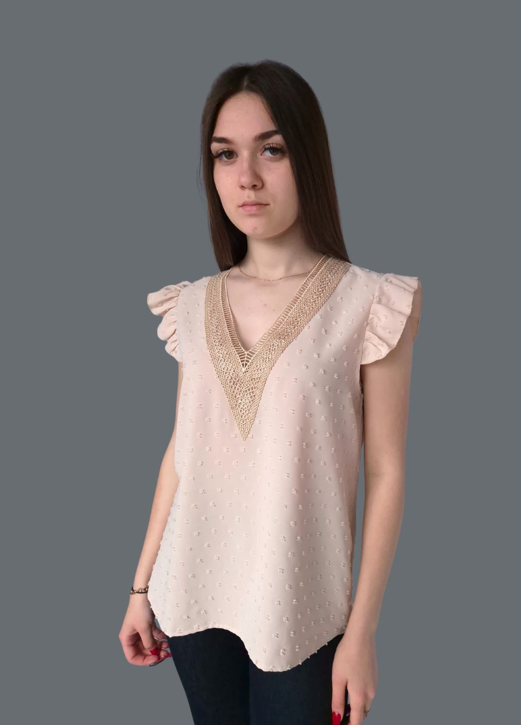 Бежева блузка жіноча без рукавів з мереживним декольте SHEIN