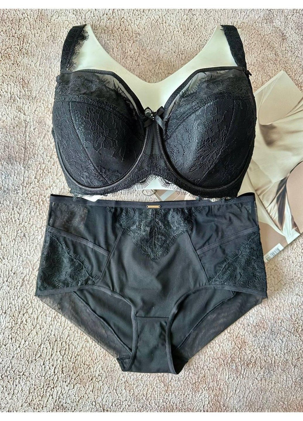 Черный черный комплект женского нижнего белья для груди большого размера на чашку е Lanny Mode