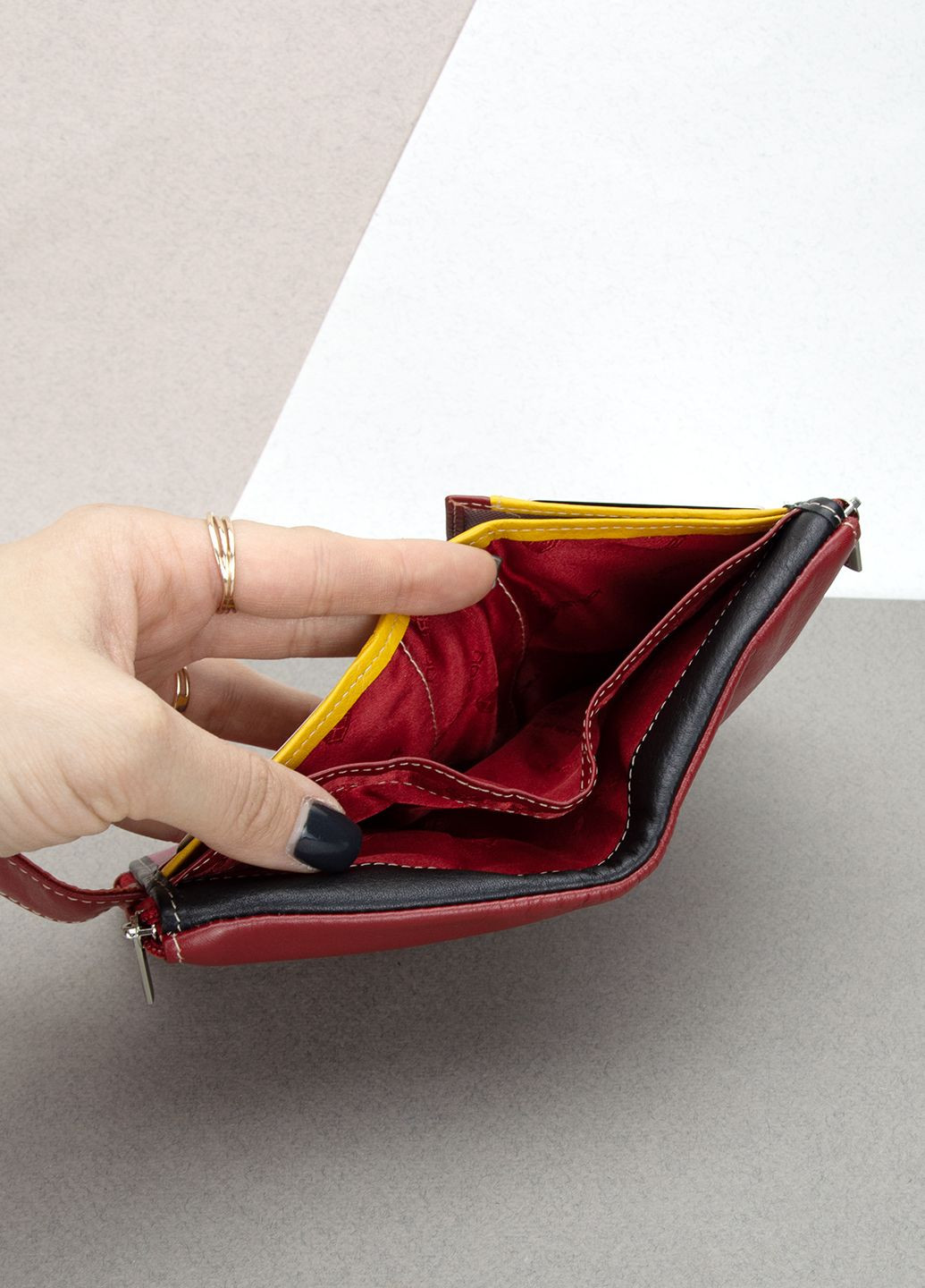 Жіночий шкіряний гаманець маленький D24-S червоний на кнопці Peterson (322409800)