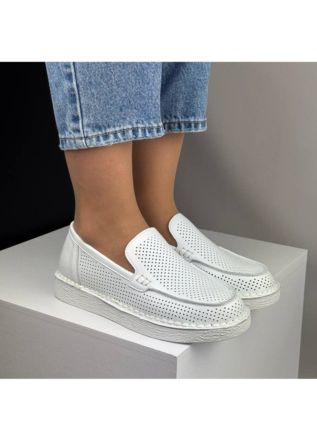 Белые 428 мокасины кожаные белые с перфорацией No Brand