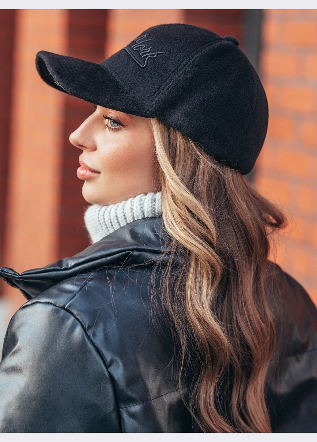 кепка чёрного цвета с нашивкой Dressa (307359511)