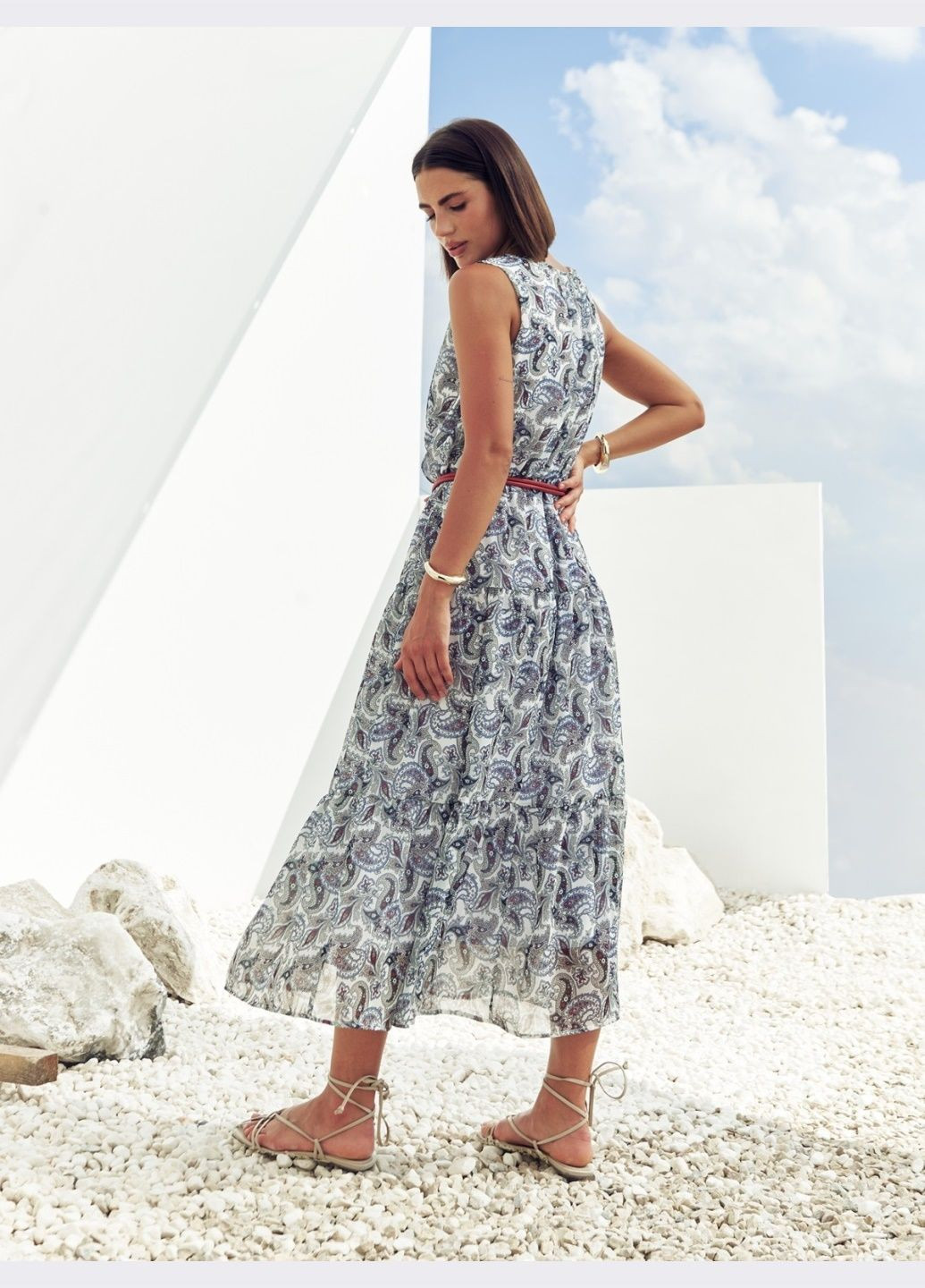 Белое кэжуал платье-миди с принтом белое Dressa