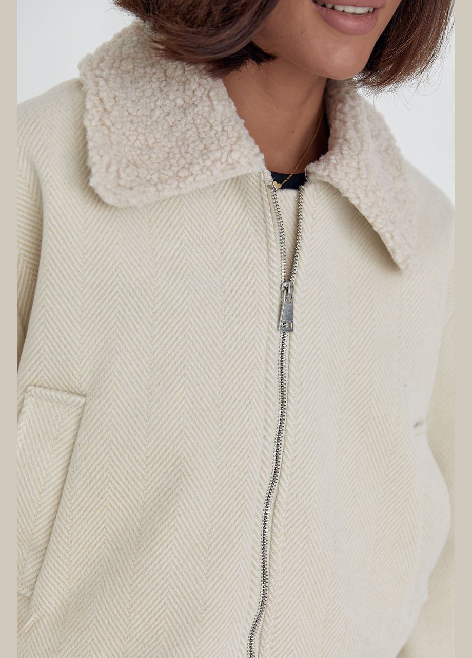 Молочная демисезонная женское короткое пальто в елочку 0005 Lurex