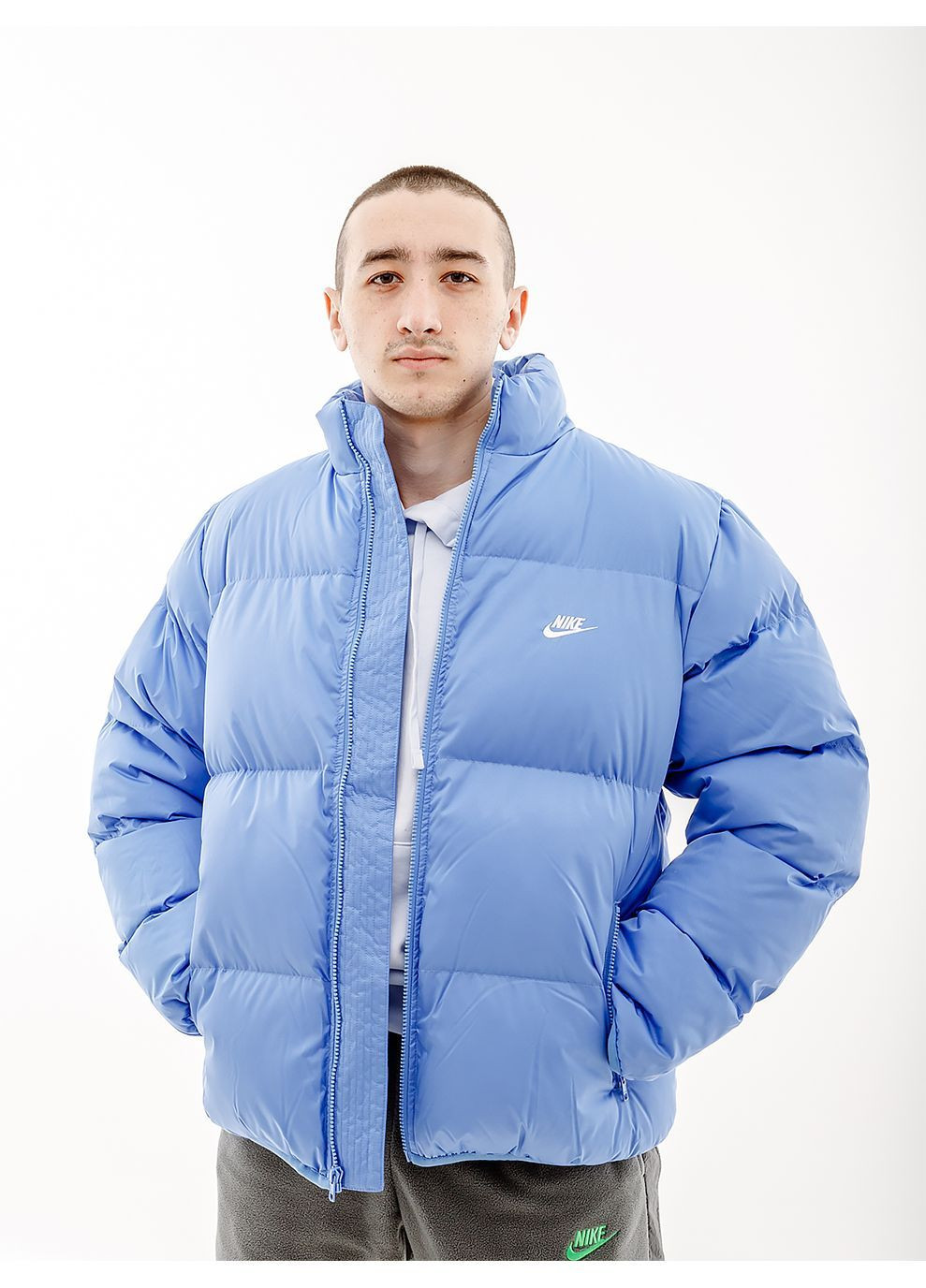 Голубая зимняя мужская куртка club puffer голубой Nike