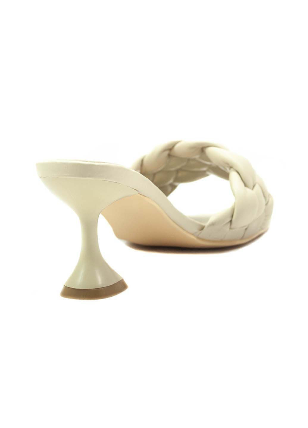 Бежевые сабо Sopra